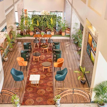 Indismart Hotel Calcutta Buitenkant foto