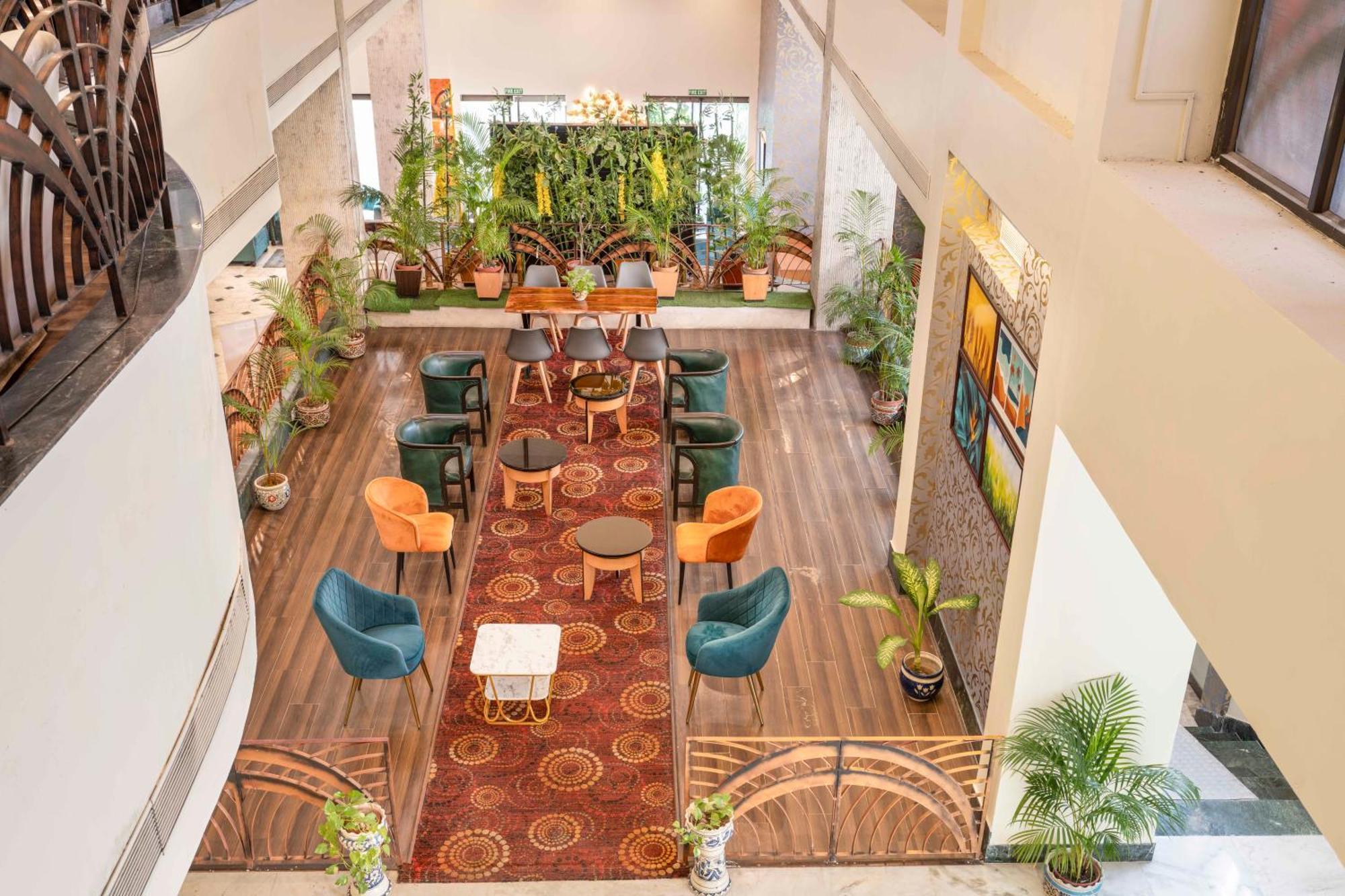 Indismart Hotel Calcutta Buitenkant foto