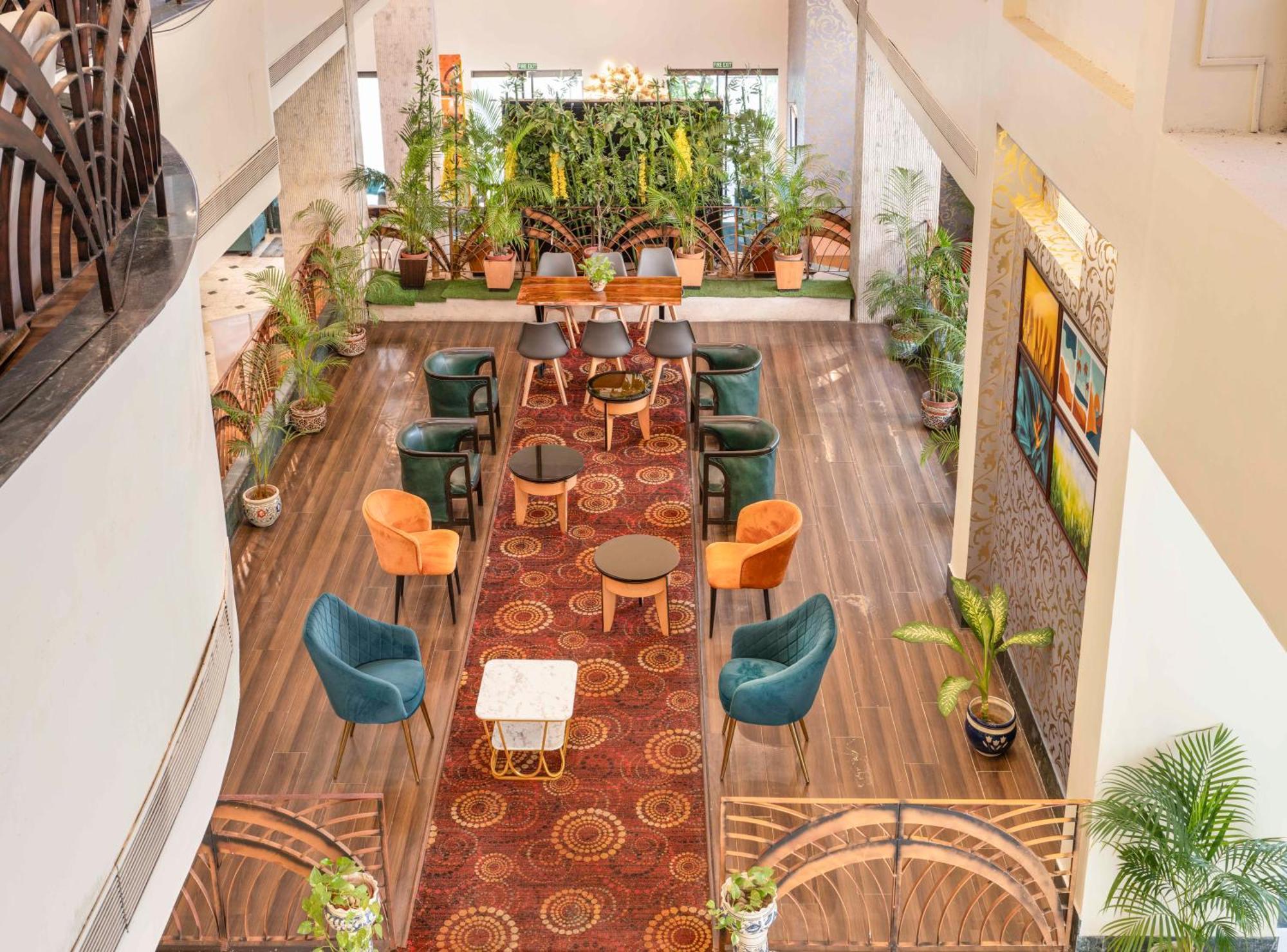 Indismart Hotel Calcutta Buitenkant foto