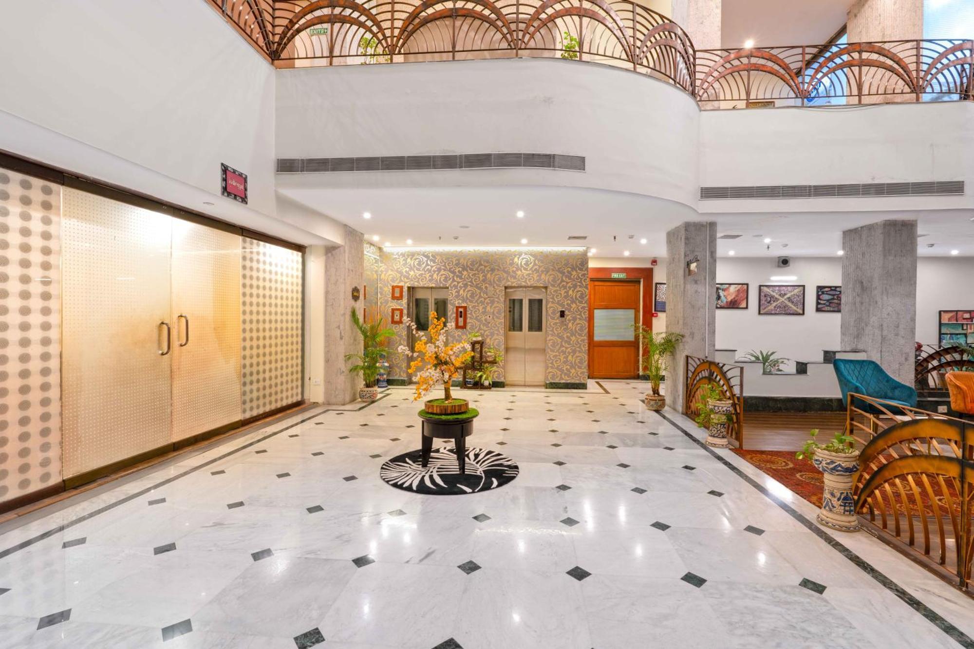Indismart Hotel Calcutta Buitenkant foto