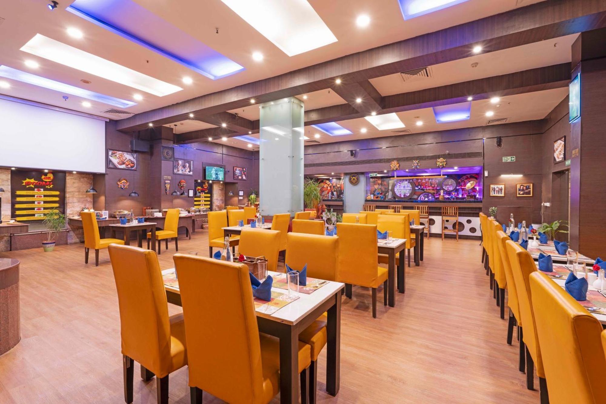 Indismart Hotel Calcutta Buitenkant foto