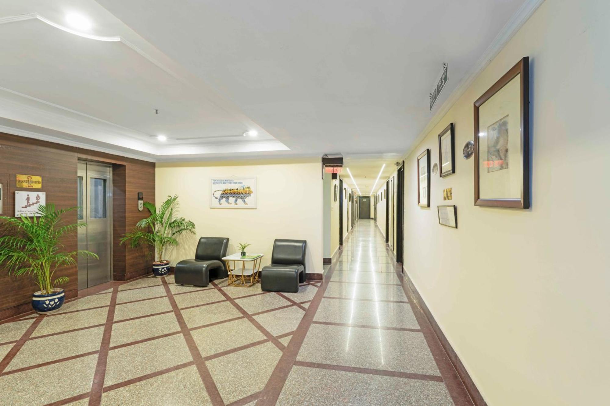 Indismart Hotel Calcutta Buitenkant foto
