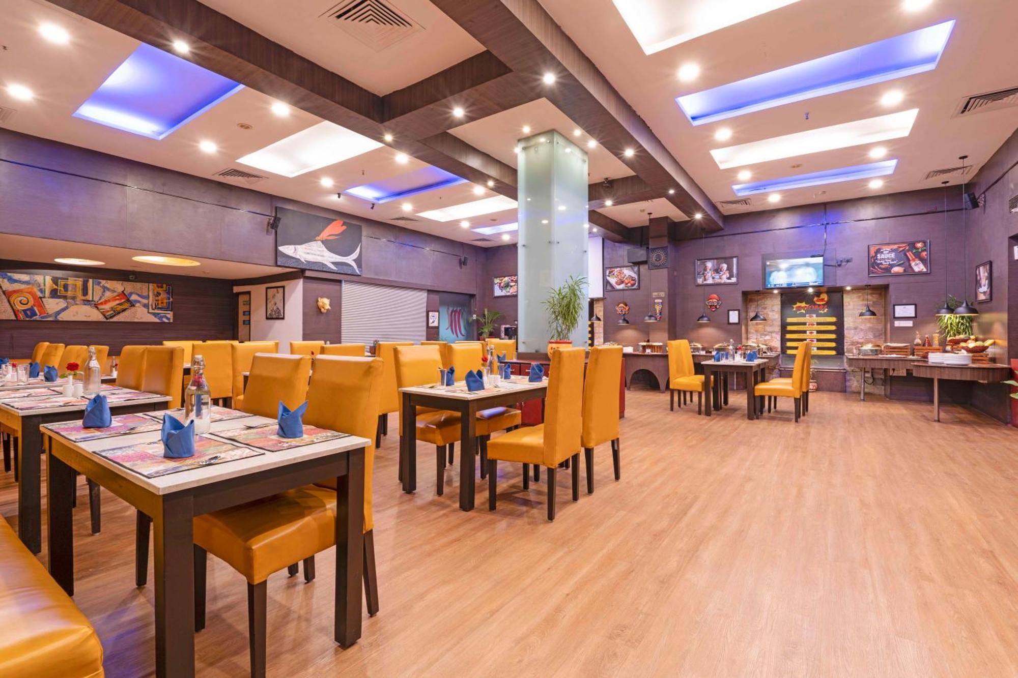 Indismart Hotel Calcutta Buitenkant foto