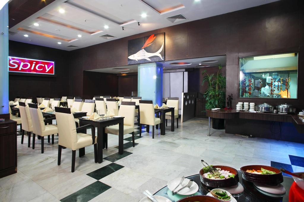 Indismart Hotel Calcutta Buitenkant foto